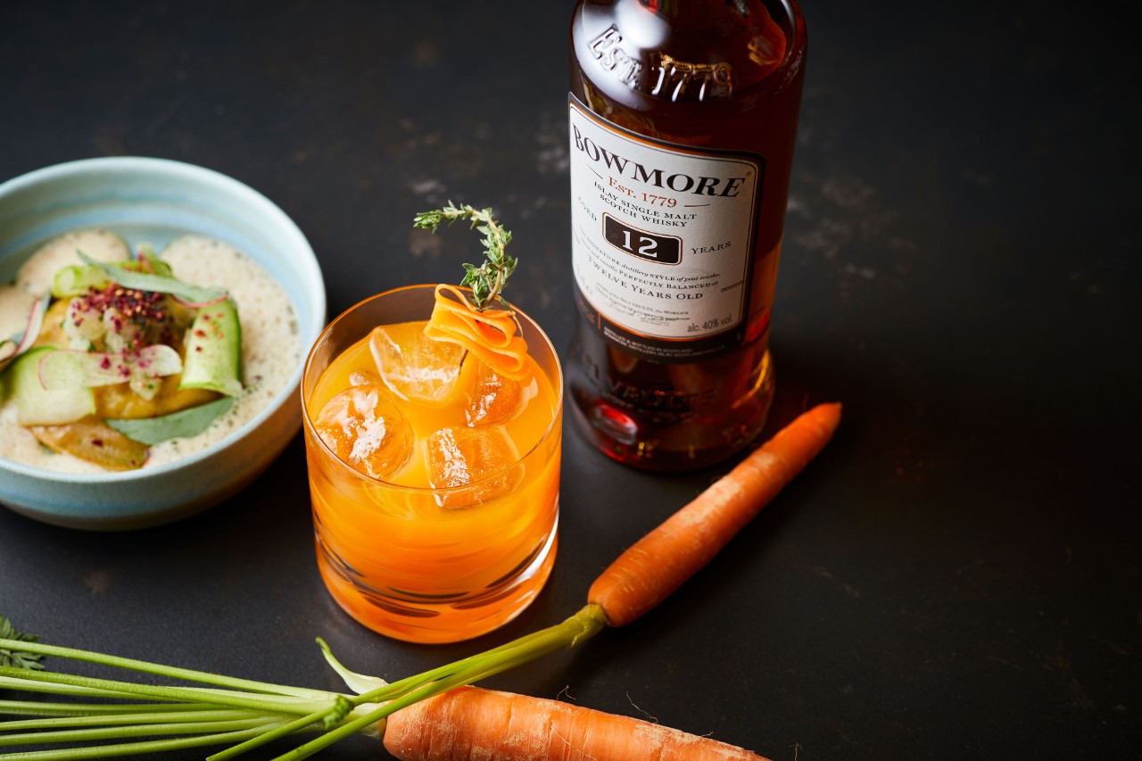 Fris zoete cocktail met wortel en honing.